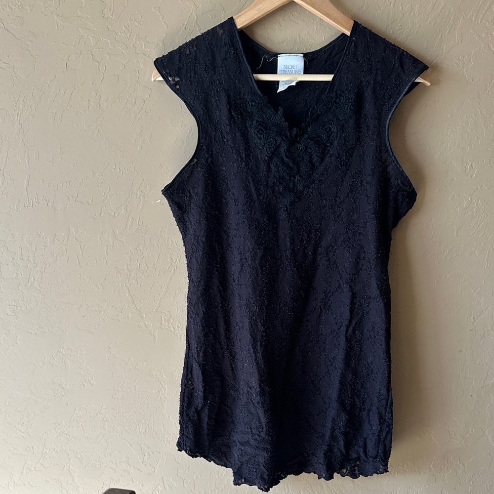 Secret Treasures Black Sleeveless Lace Blouse